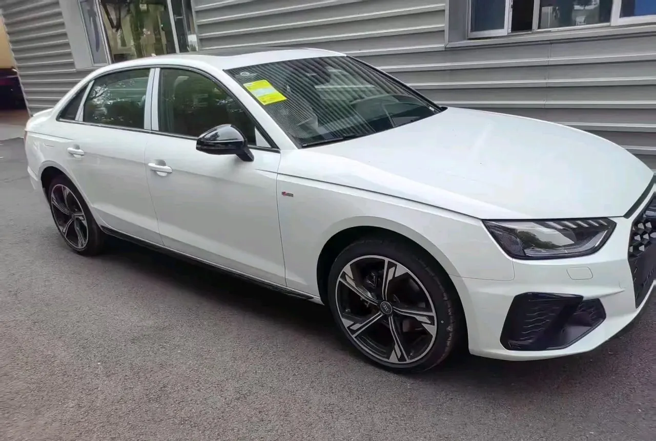Audi 2025 A4L 2.0TFSI 40TFSI 2 million‑vehicle celebration edition, luxury sporty model, automatic transmission 2