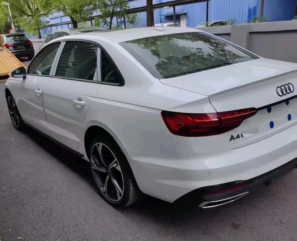 Audi 2025 A4L 2.0TFSI 40TFSI 2 million‑vehicle celebration edition, luxury sporty model, automatic transmission 5