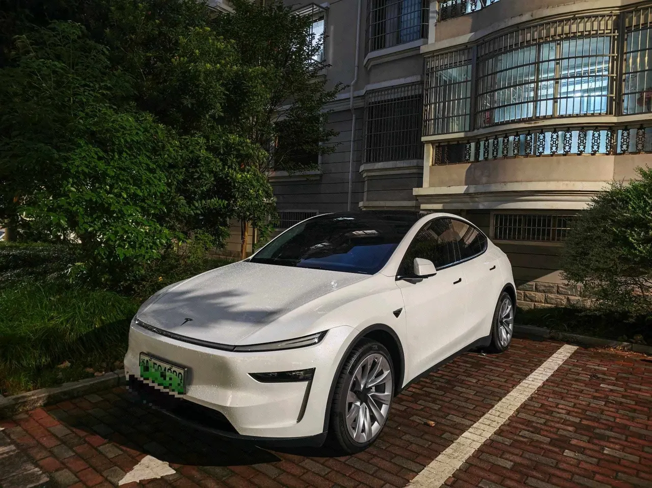 Open image lightbox: Tesla 2025 Model Y Rear Wheel Drive First Edition Automatic Transmission