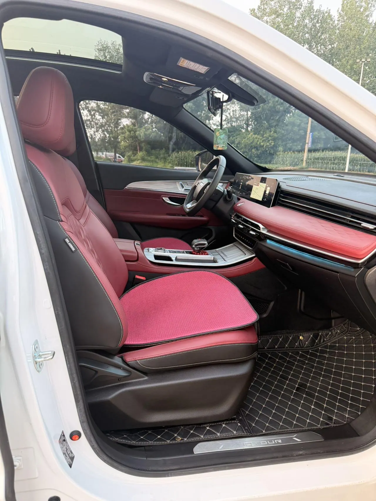 Jetour 2025 X70 PLUS 1.5T Deluxe Surging Edition 7-seat Automatic Gear 4