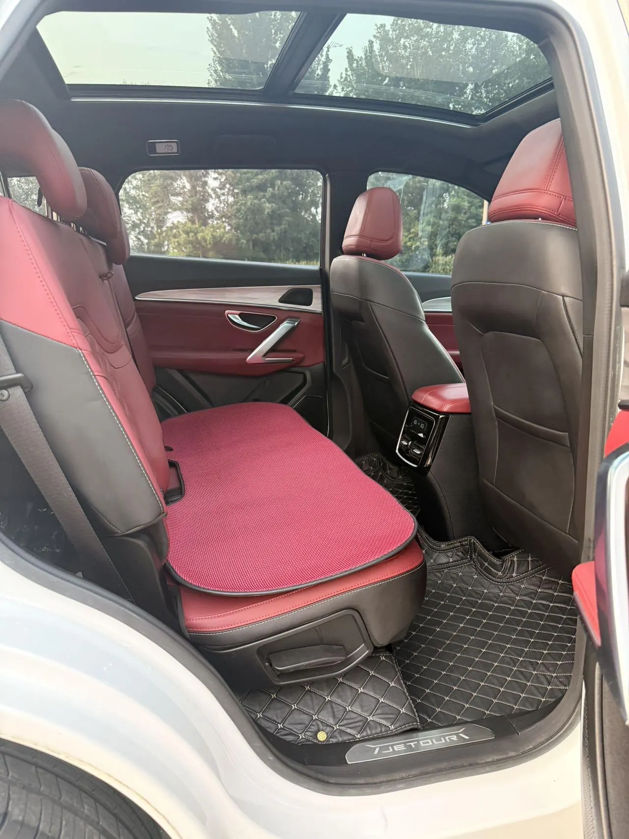 Jetour 2025 X70 PLUS 1.5T Deluxe Surging Edition 7-seat Automatic Gear 5