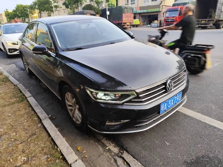 Volkswagen 2020 Magotan 1.4TSI 280TSI Leading Automatic Transmission 4