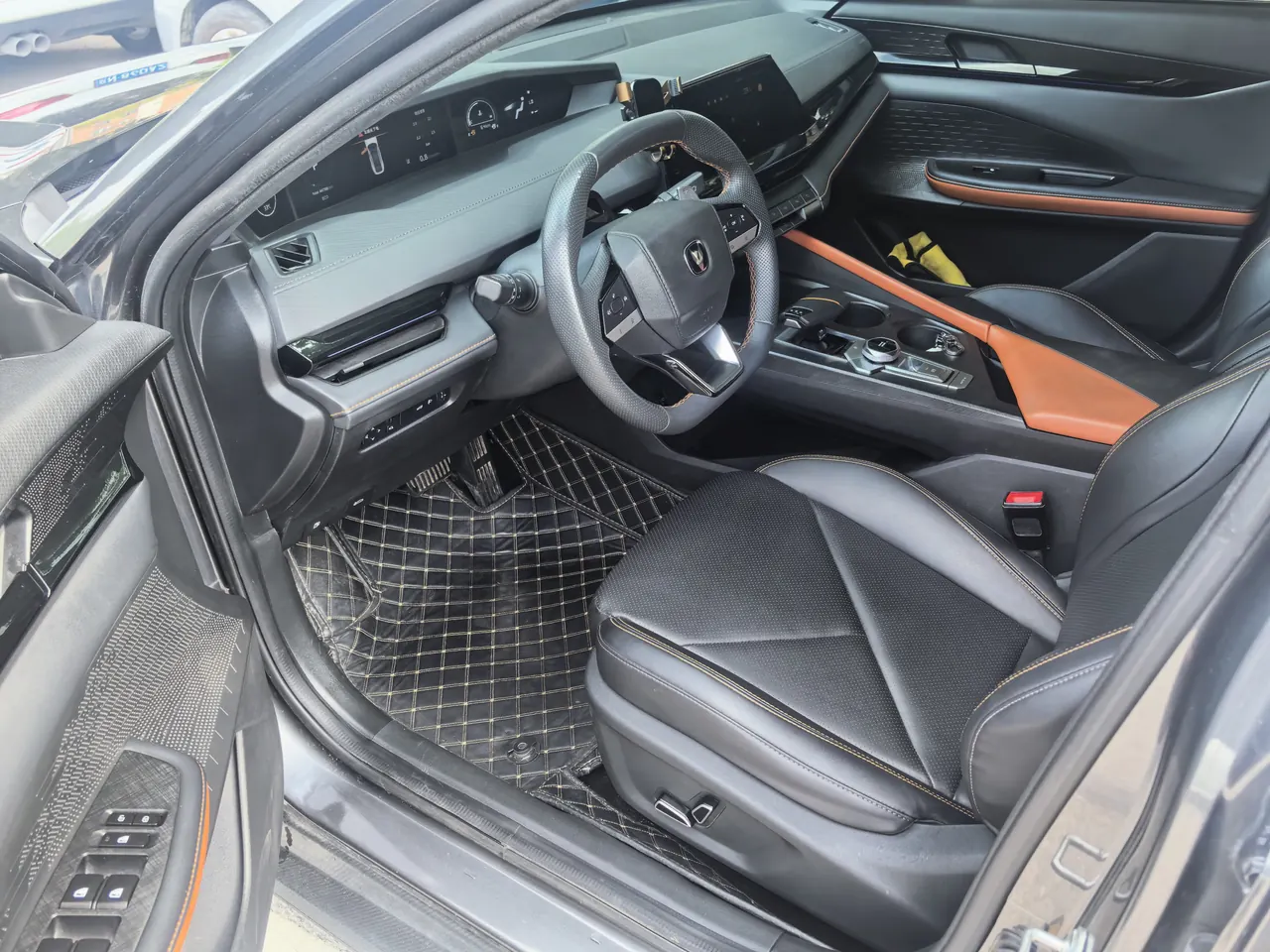 ChangAn 2022 UNI-V 1.5T honorable automatic gear 3