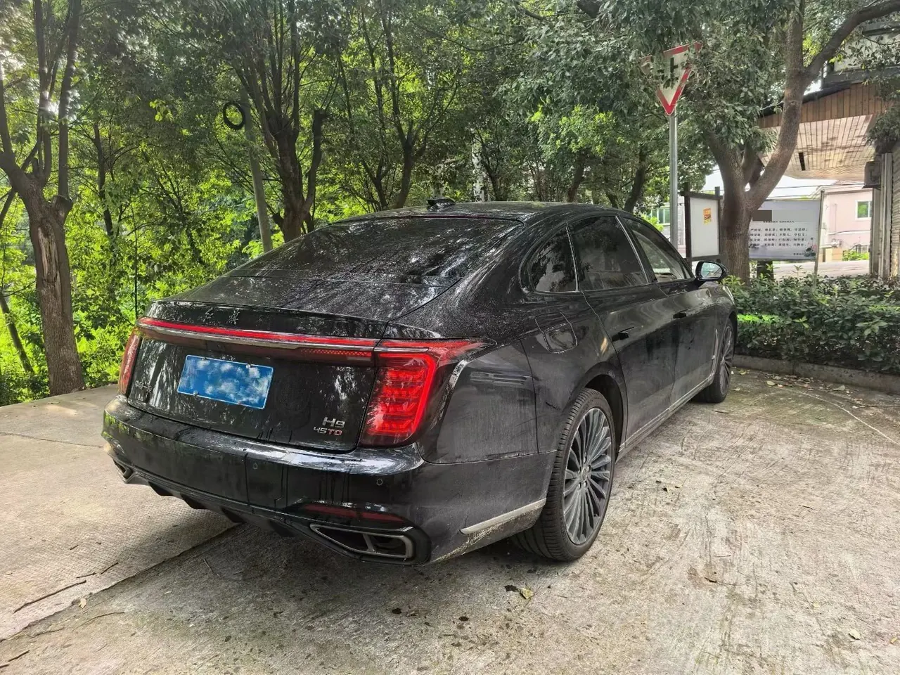 HongQi 2025 H9 48V 2.0T Two-Drive Flag Enjoy Private Fashion Edition 5-seat Automatic Gear 3