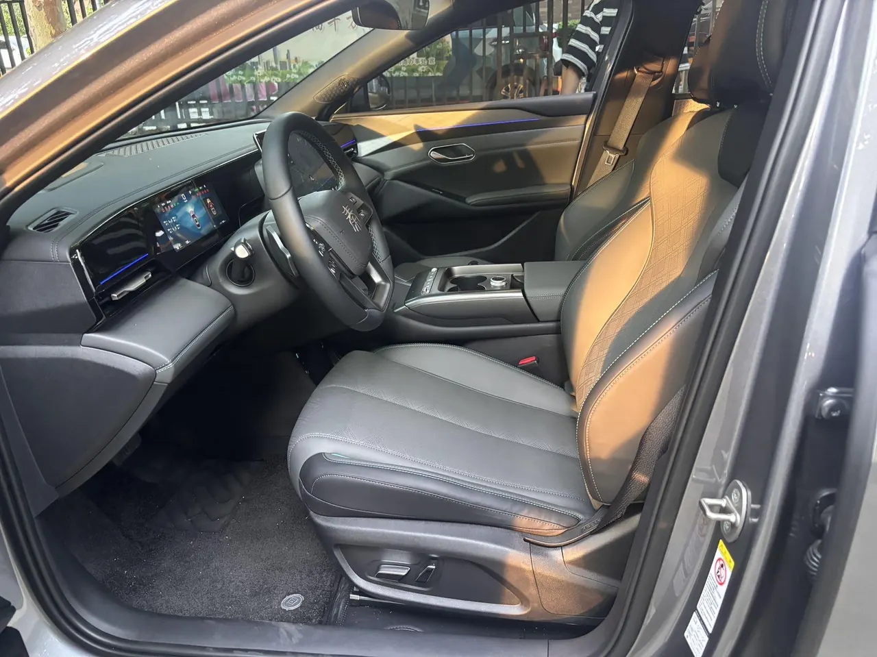 BYD 2025 Qin L EV 545KM cloud chariot type automatic gear 2
