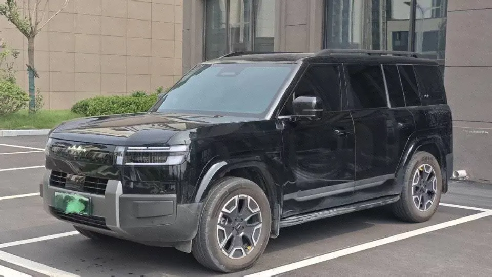 打开图片灯箱:FangChengBao 2025 Titanium 7 1.5T Stepless 200KM Two-Drive Max Edition Automatic Gear