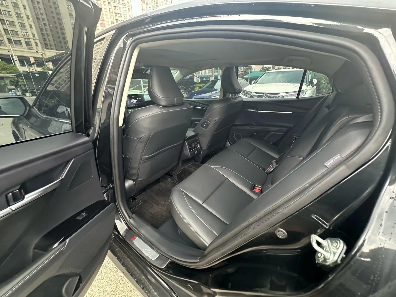 Toyota 2025 Camry Dual Engine 2.0HG Stepless Brilliant Edition Automatic Gear 8