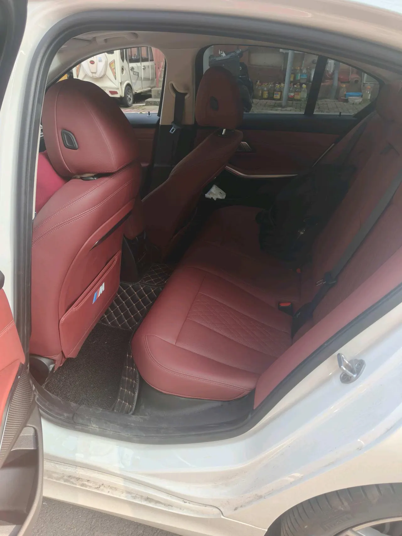BMW 3 Series 2025 model 325i 2.0T M Sport Package automatic transmission 6