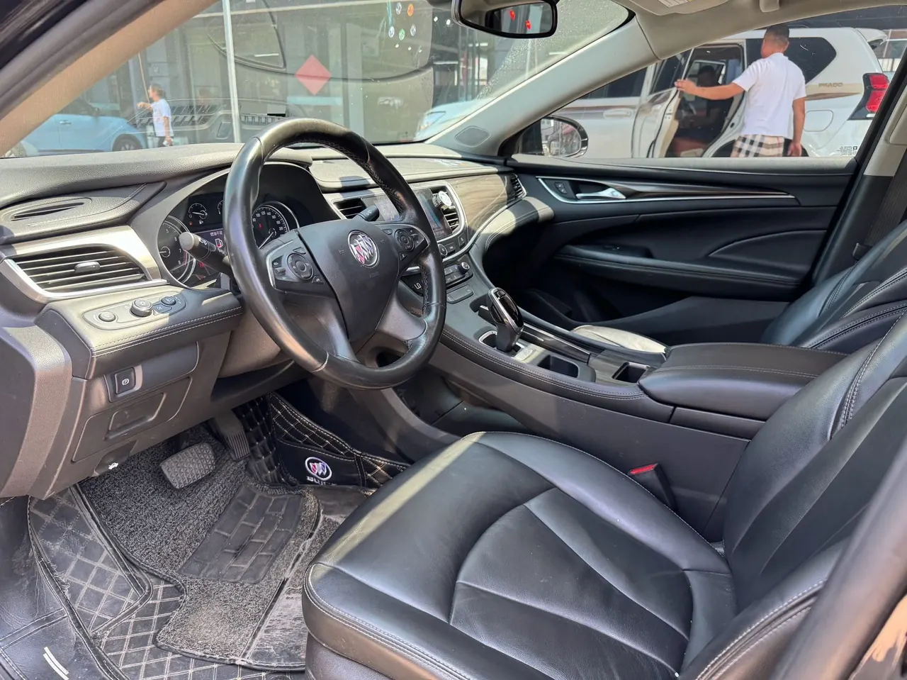 Buick 2021 LaCrosse 1.5T 552T Luxury Automatic Gear 4