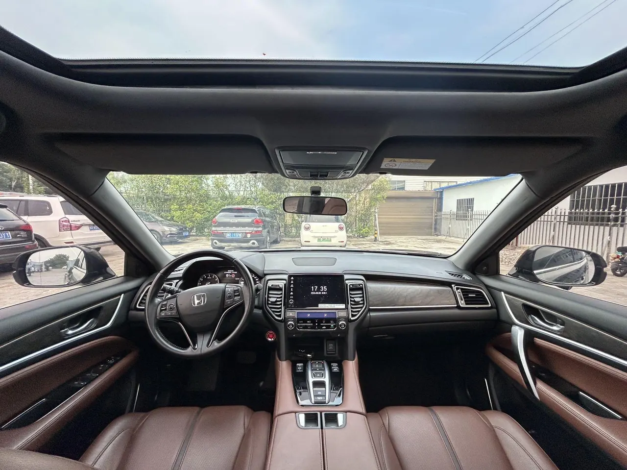 Honda 2020 UR-V 2.0T 370TURBO two-drive elegant version of automatic gear 5