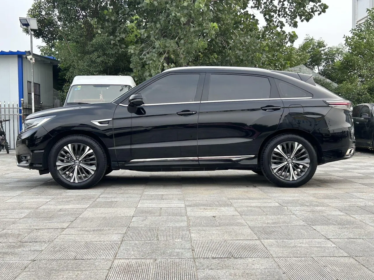 Honda 2020 UR-V 2.0T 370TURBO two-drive elegant version of automatic gear 8
