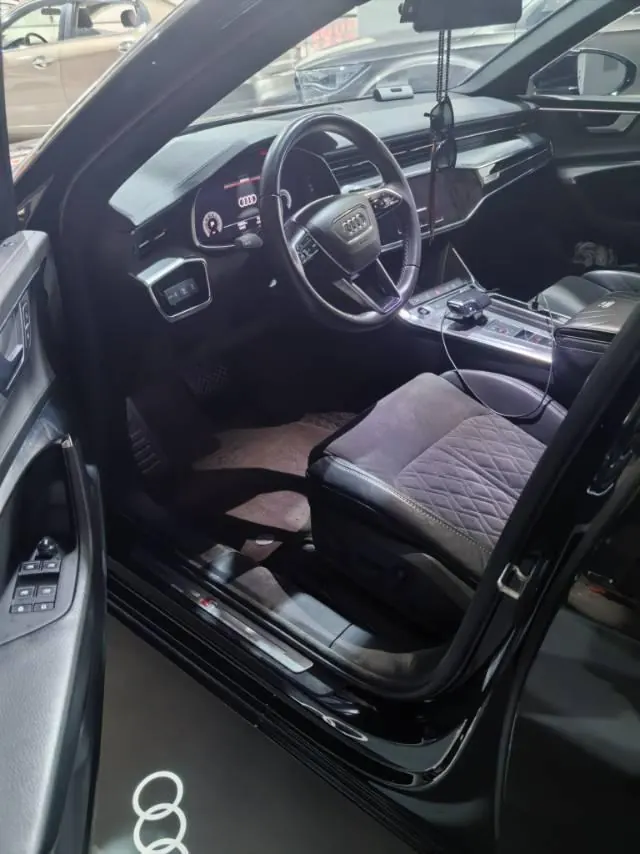 Audi 2021 A6L 2.0TFSI 40TFSI Deluxe Dynamic Automatic 2