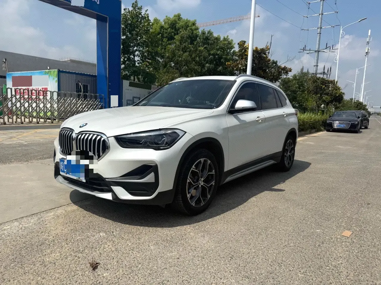 Open image lightbox: BMW 2021 X1 sDrive20Li 1.5T exclusive automatic gear