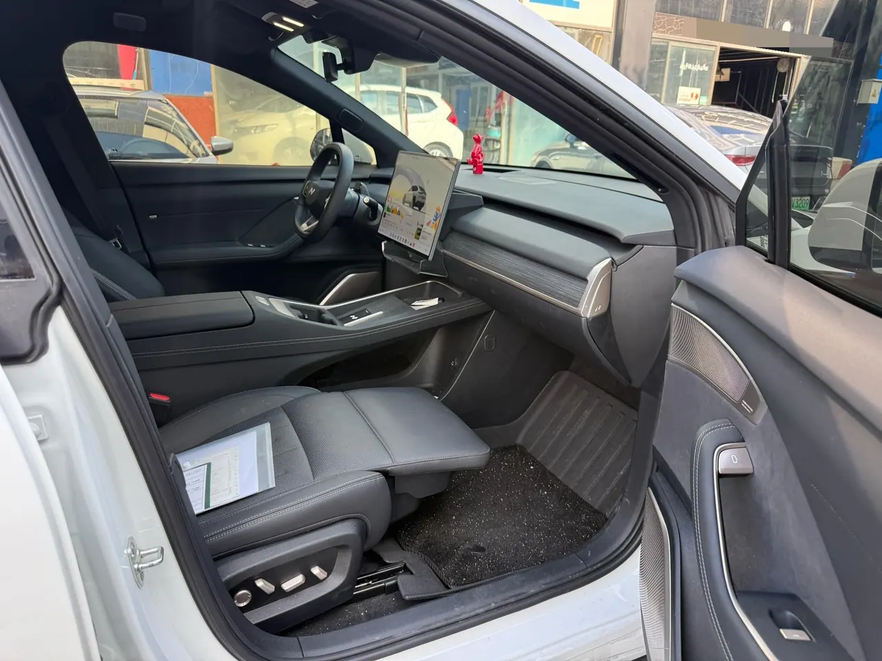 ONVO 2025 L60 60kWh rear drive version automatic gear 5