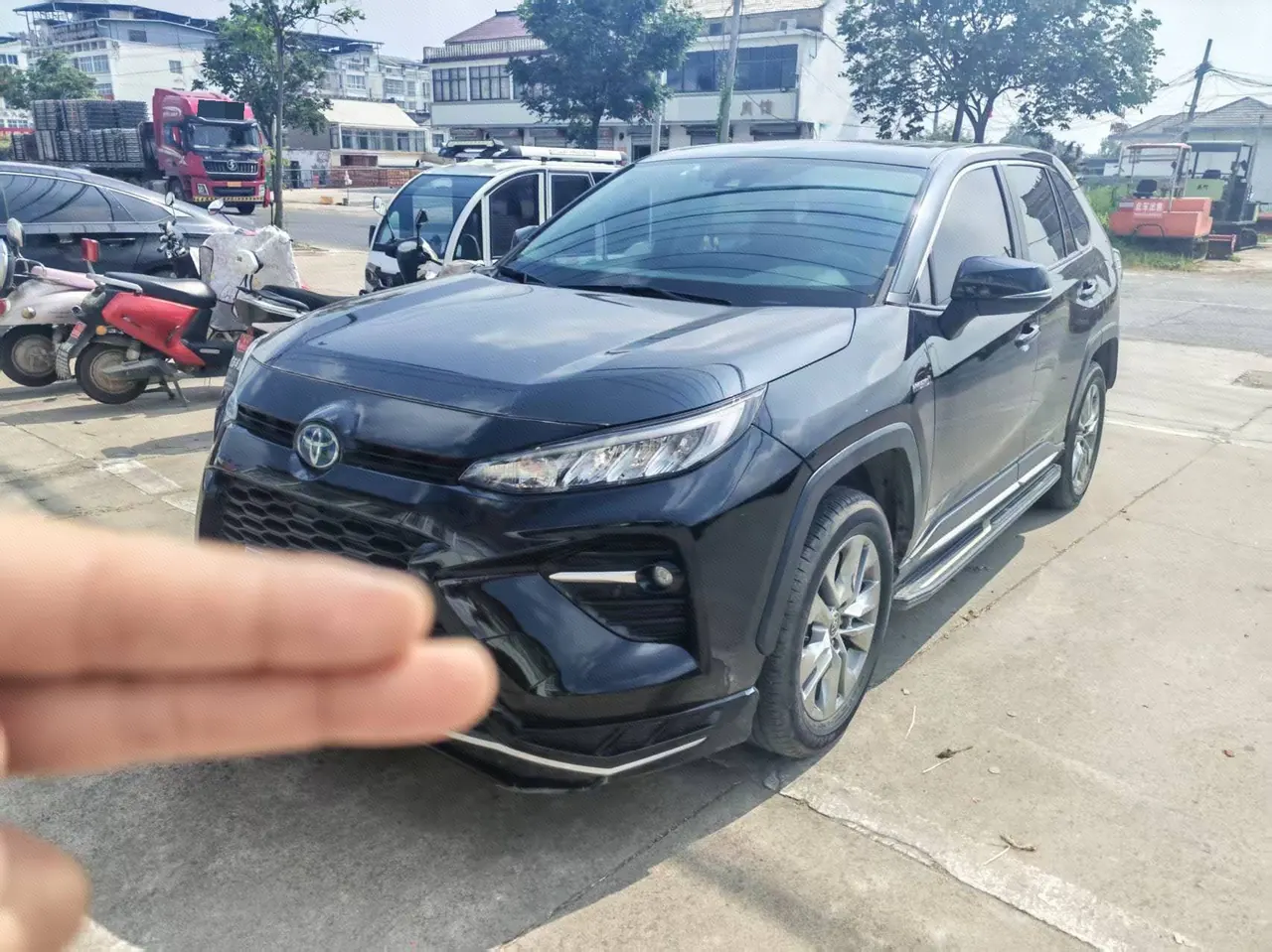 打开图片灯箱:Toyota 2021 Weilanda Dual Engine 2.5 Stepless Two-Drive Deluxe Automatic Gear