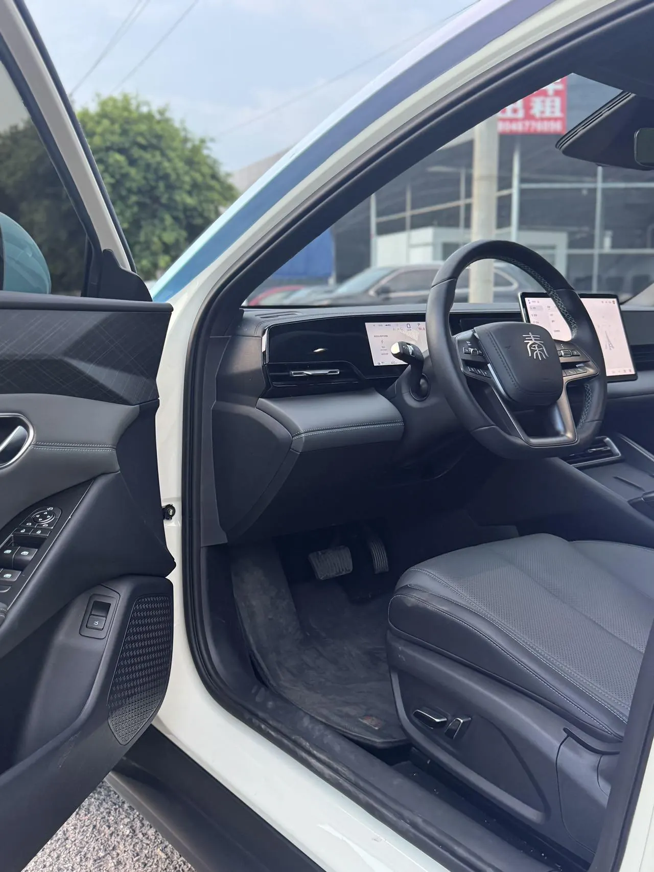 BYD 2025 Qin L EV 545KM Exceed automatic gear 4