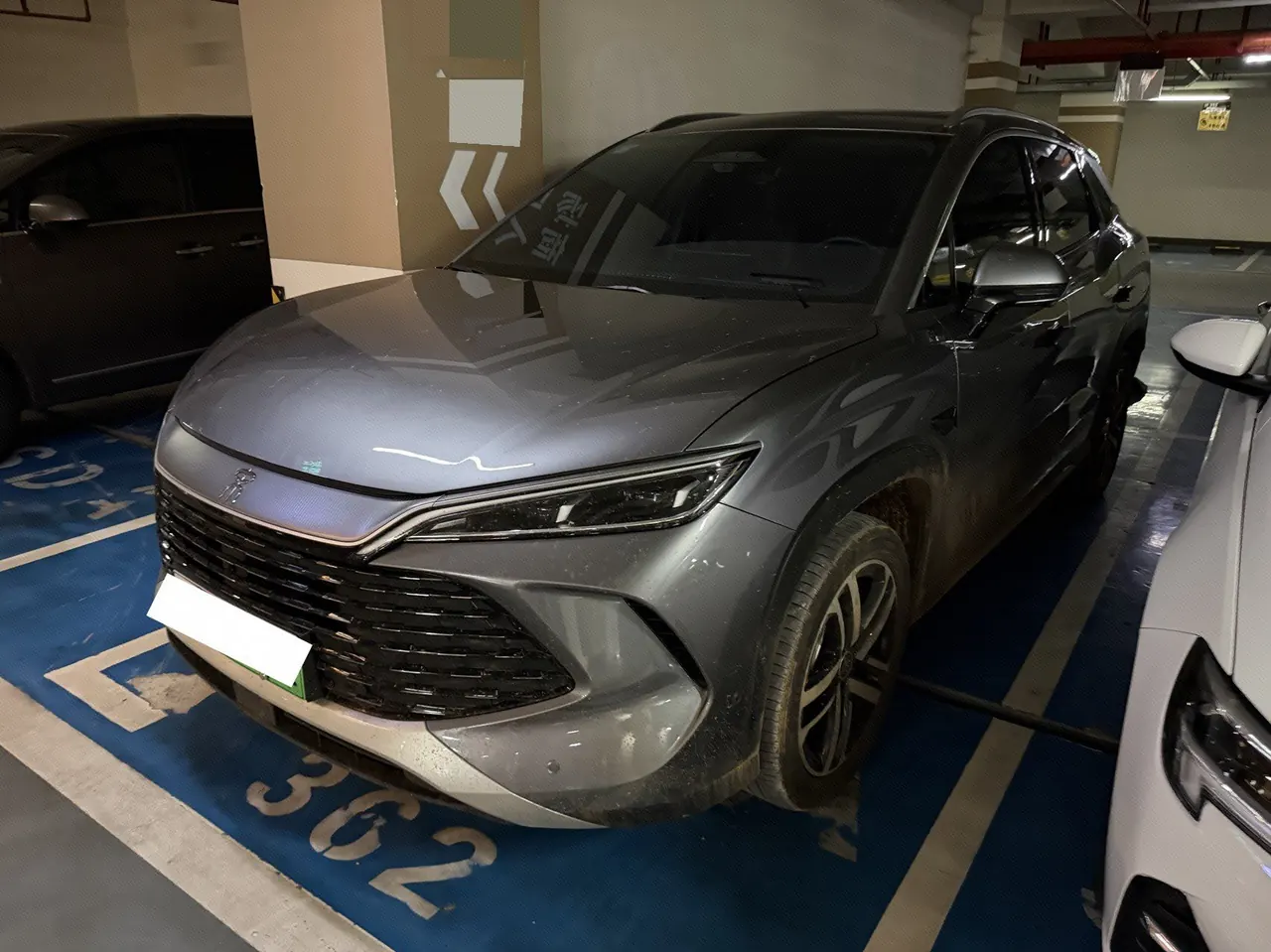 打开图片灯箱:BYD 2025 Song L DM-i 1.5 Stepless Smart Driving Edition 112km Exceed Automatic Gear