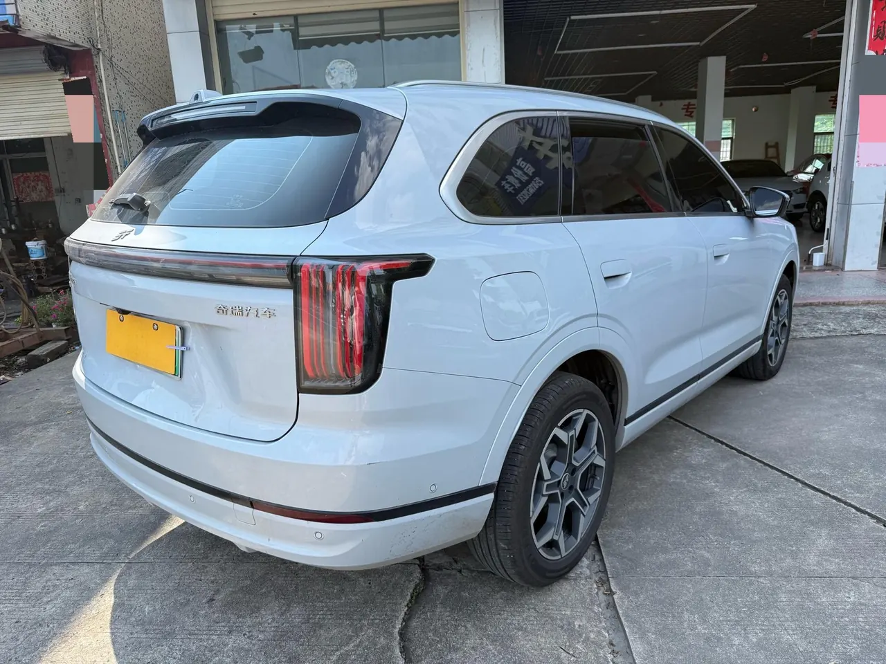 Jetour 2025 Shanhai L7 PLUS 1.5T 220km Deluxe Edition 7-seat Automatic Gear 4