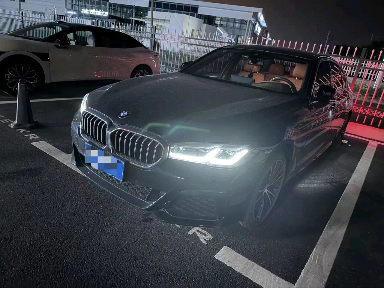 Open image lightbox: BMW 5 Series 2021 530Li 2.0T Leading M Sports Suit Automatic Gear