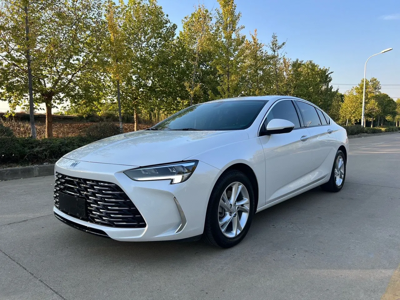Open image lightbox: Buick 2024 Regal 1.5T 25T Super Edition Automatic Gear