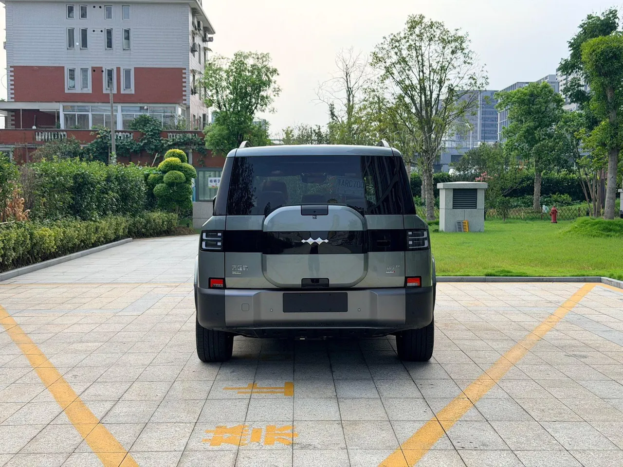 FangChengBao 2026 titanium 7 EV 675KM rear drive flash charge version automatic gear 7