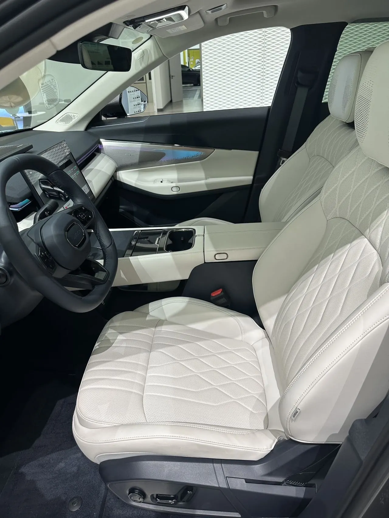 LYNK&amp;CO 2026 LYNK&amp;CO 08 EM-P 1.5T 160 Long‑Range Ultra Automatic 4