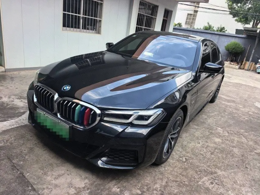 打开图片灯箱:BMW 5 New Energy 2021 535Le 2.0T Pioneer Edition M Sports Suit Automatic Gear