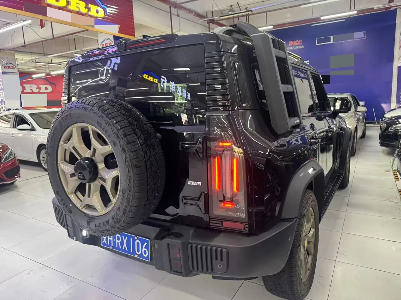 Jetour 2024 Traveler 2.0T Four-wheel Drive Through PRO Entertainment Edition Automatic Gear 3