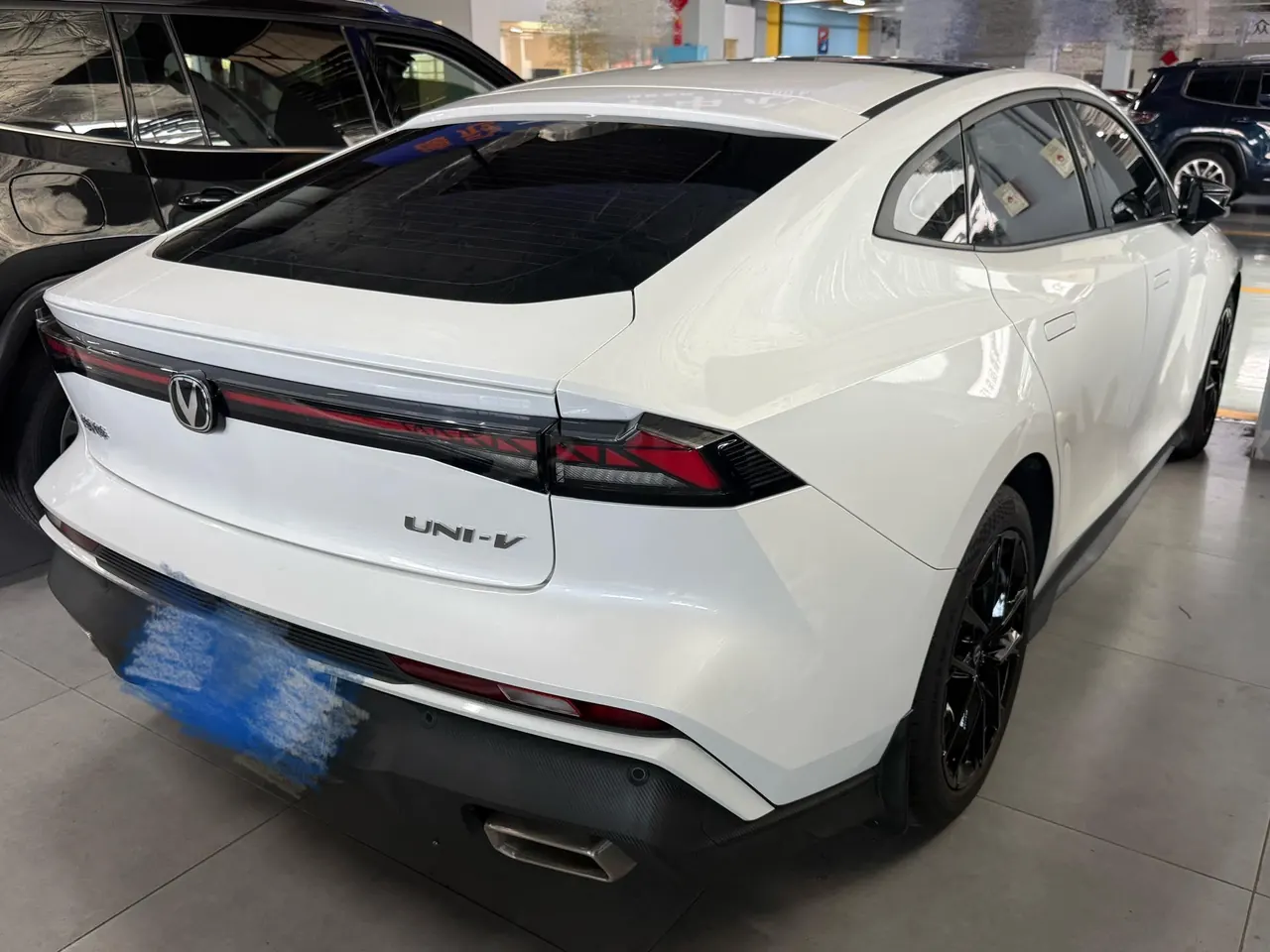 ChangAn 2024 UNI-V 1.5T Prestige Automatic 2