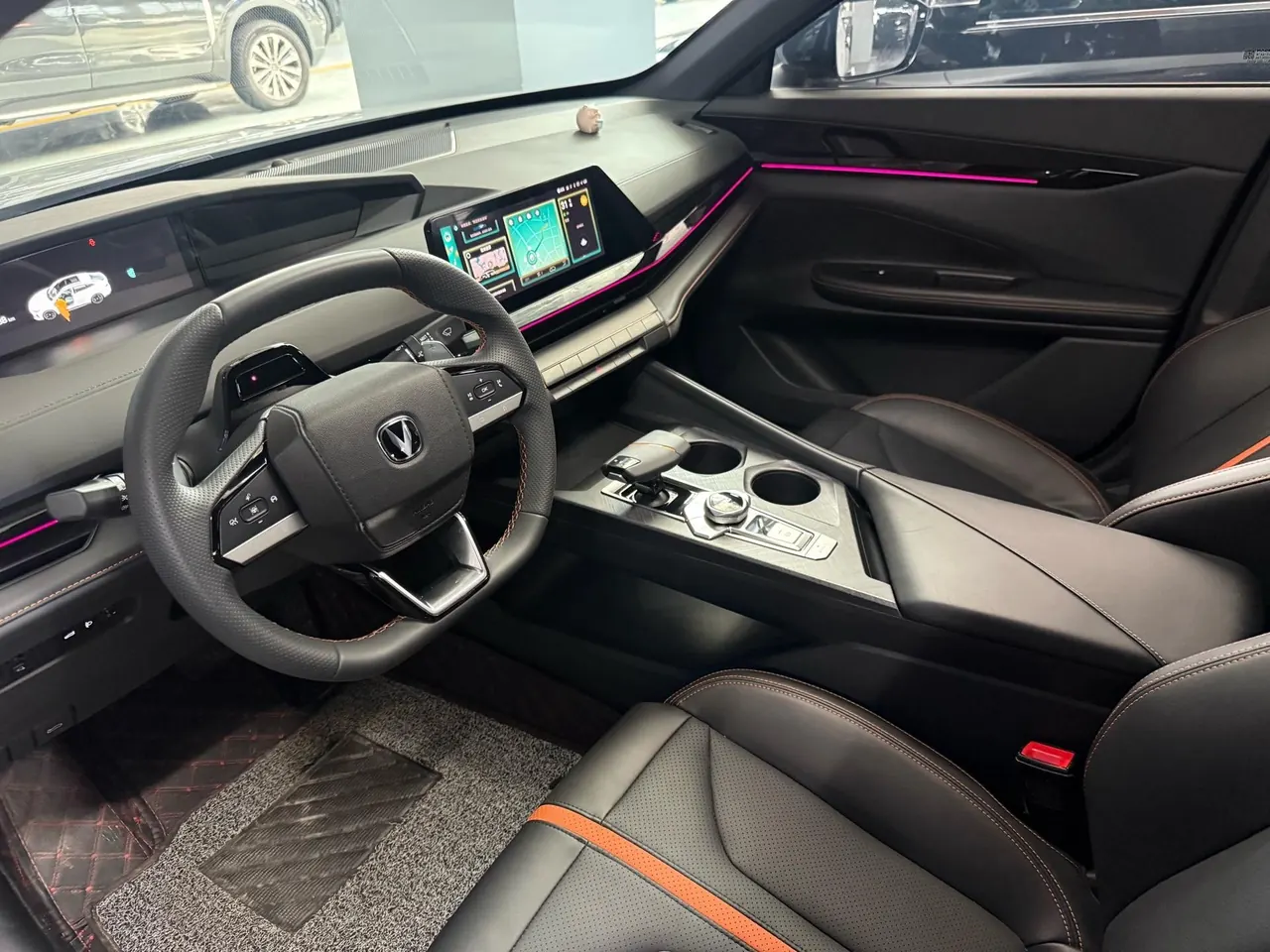 ChangAn 2024 UNI-V 1.5T Prestige Automatic 4