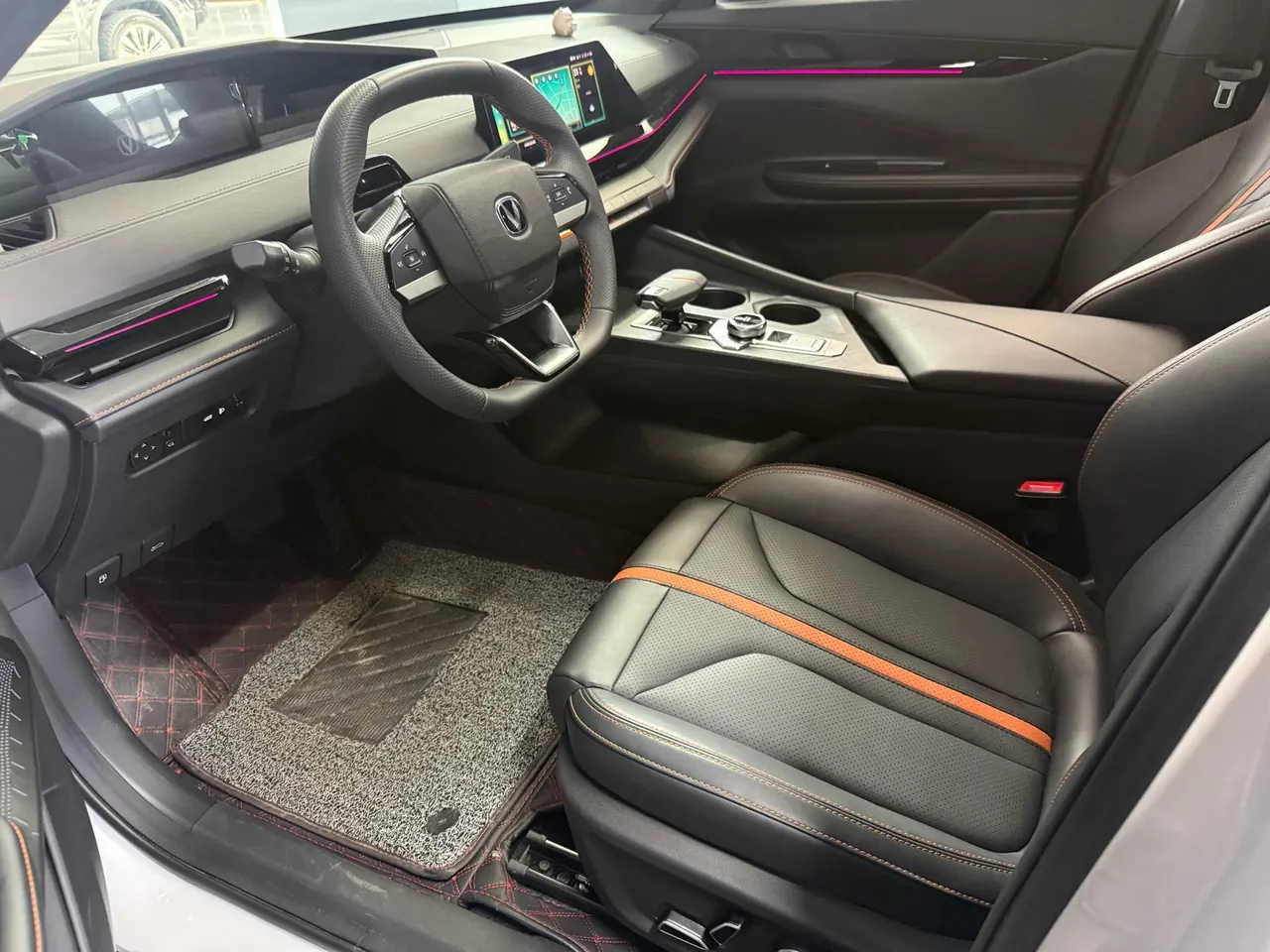 ChangAn 2024 UNI-V 1.5T Prestige Automatic 6