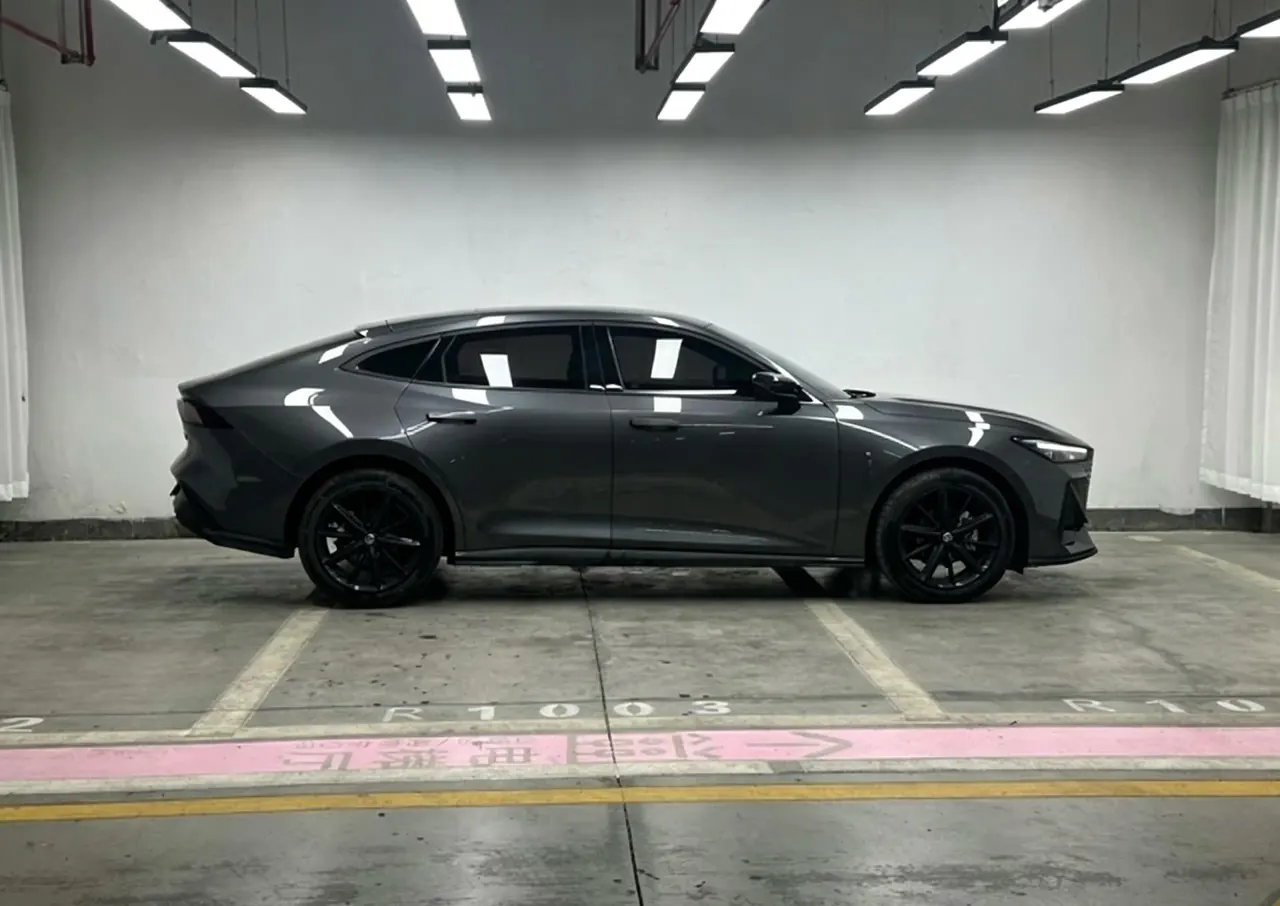 ChangAn 2024 UNI-V 1.5T High Energy Edition Automatic Gear 2