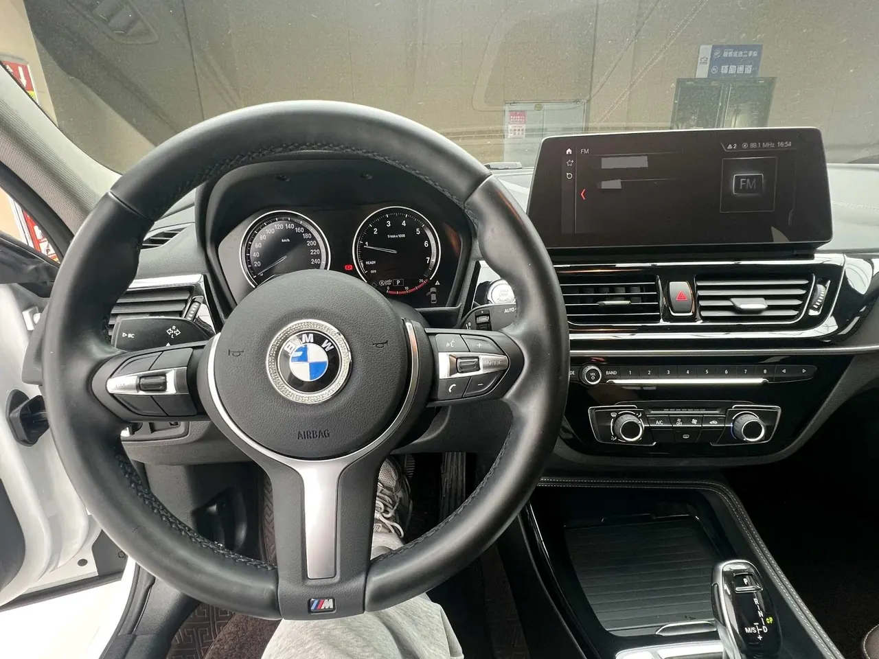 BMW 1 Series 2023 120i 1.5T M Sports Obsidian Night Edition Automatic Gear 11