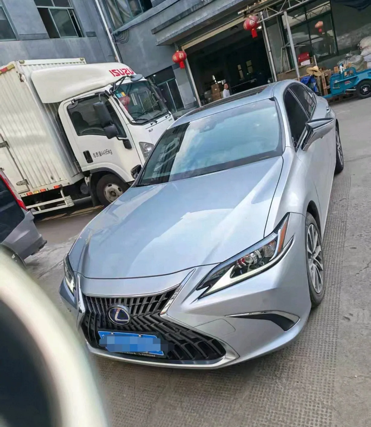 打开图片灯箱:Lexus ES (Imported) 2021 ES300h 2.5 Stepless Excellence Edition Automatic Gear