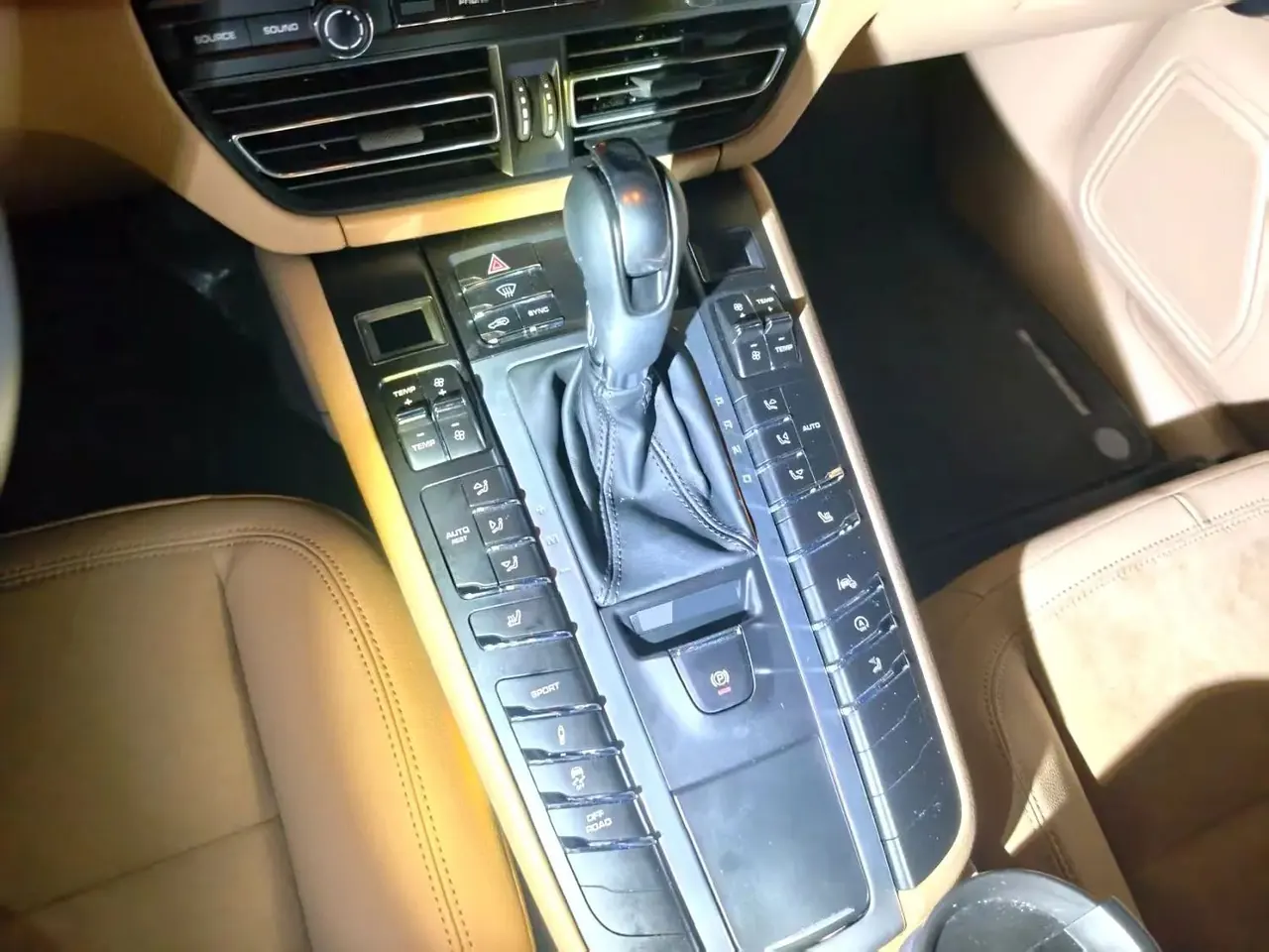 Porsche Macan (Imported) 2021 Macan 2.0T Automatic Gear 5