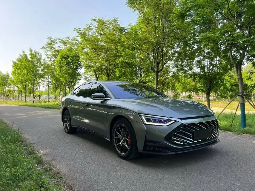 BYD 2020 Han DM 2.0T four-wheel drive performance version luxury automatic gear 3