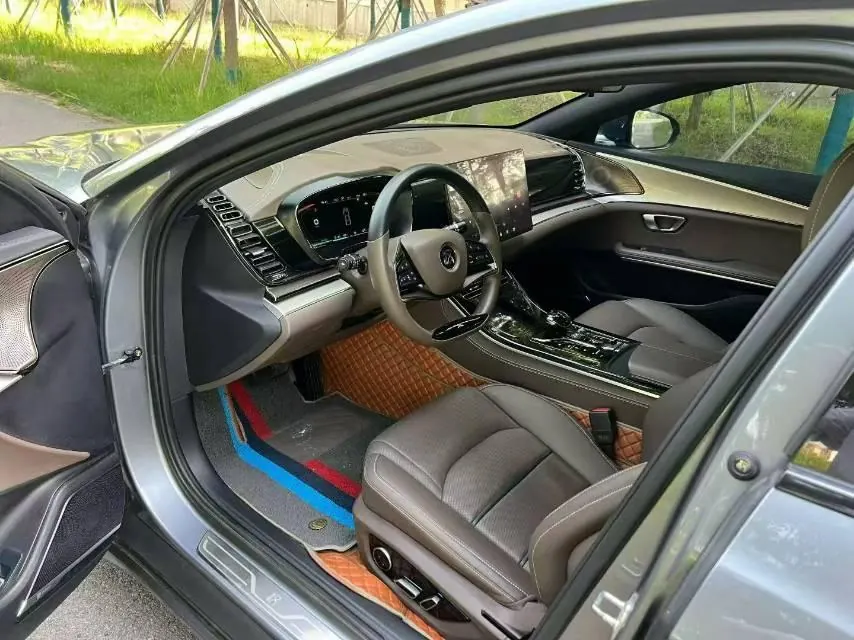 BYD 2020 Han DM 2.0T four-wheel drive performance version luxury automatic gear 4
