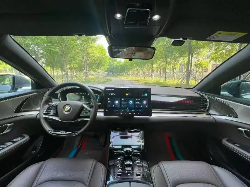 BYD 2020 Han DM 2.0T four-wheel drive performance version luxury automatic gear 5