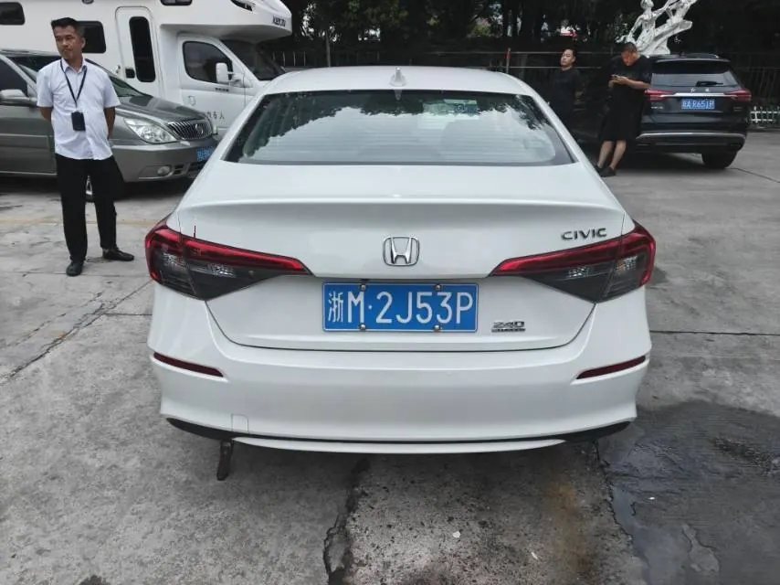 Honda 2023 Civic 1.5T CVT 240TURBO Sporty Edition Automatic 3