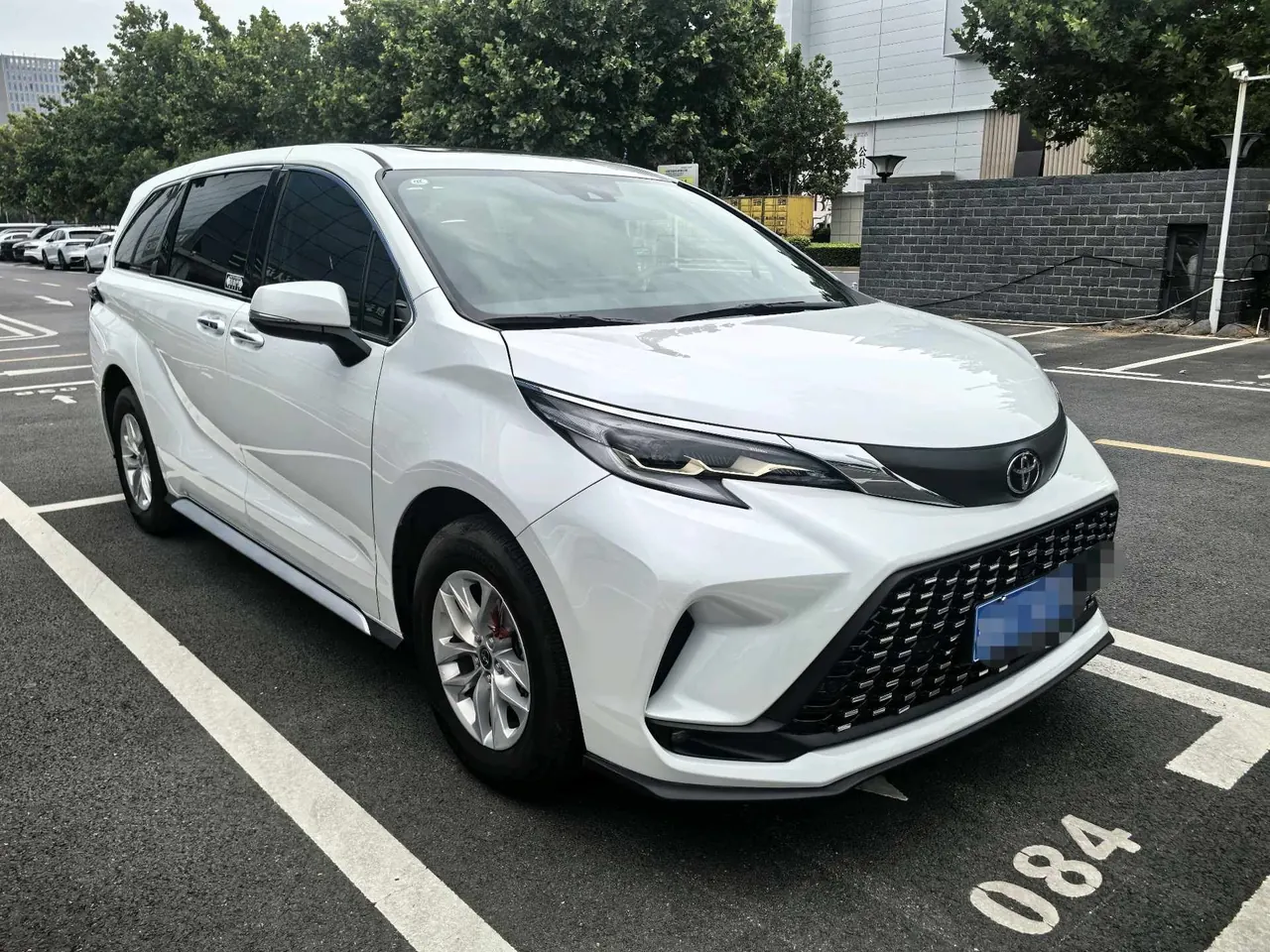 Toyota 2026 Grevia HYBRID 2.5 Stepless Comfort Edition Automatic Transmission 2