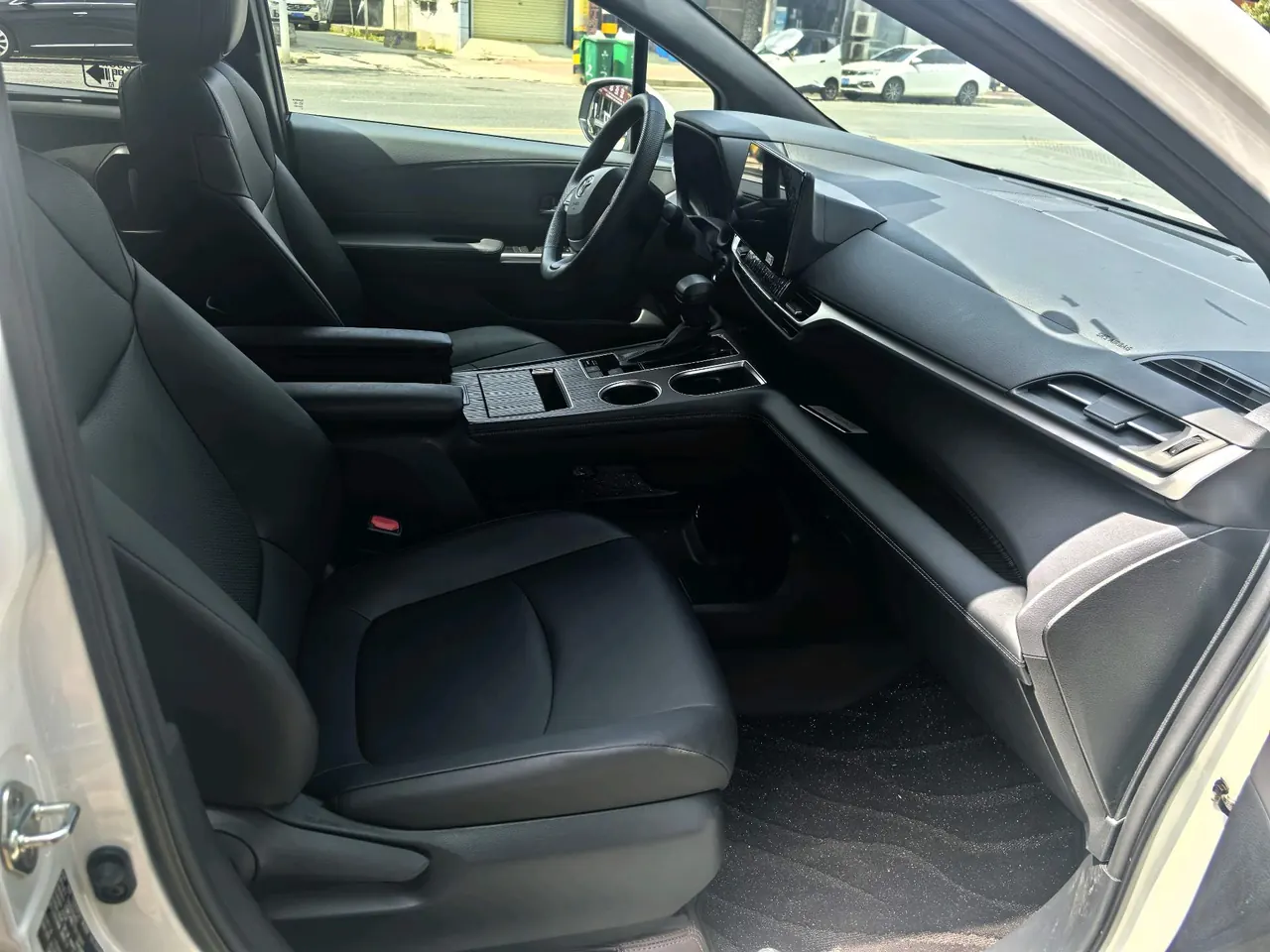 Toyota 2026 Grevia HYBRID 2.5 Stepless Comfort Edition Automatic Transmission 6