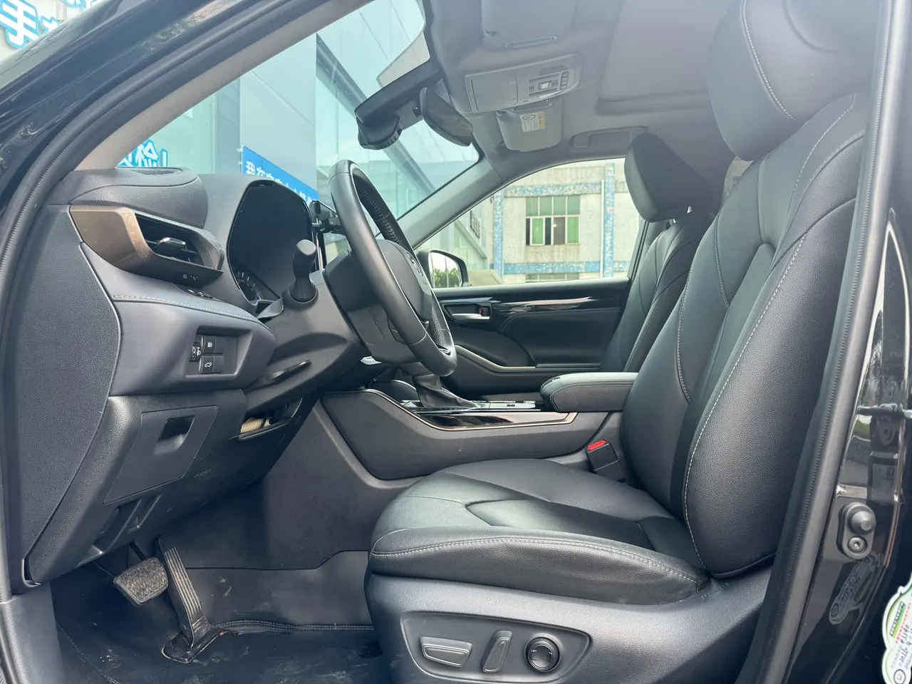 Toyota 2023 Highlander Dual Engine 2.5 Stepless Intelligent Electric Hybrid Four-wheel Drive Knight Edition 7-seat Automatic Transmission 5