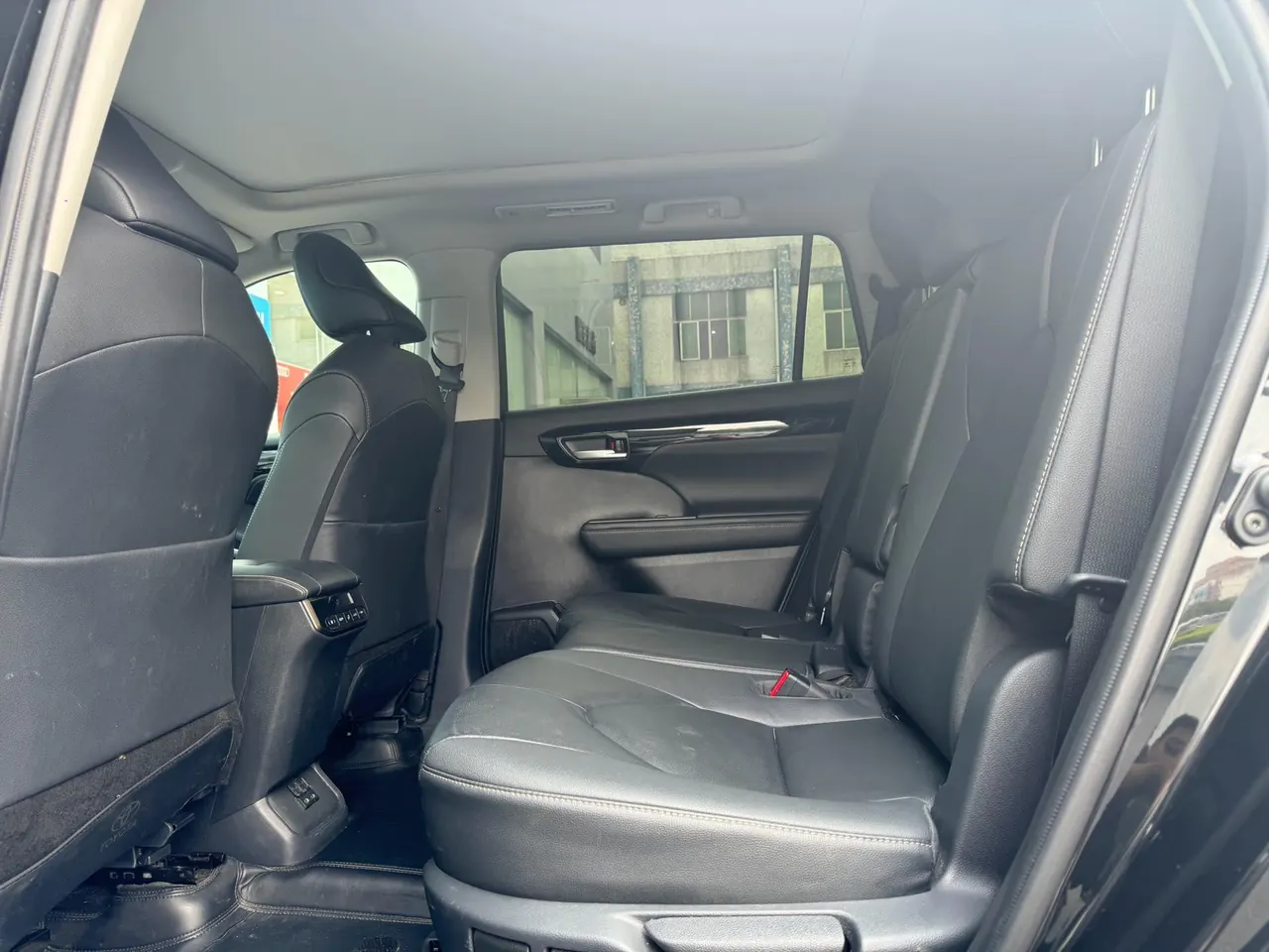 Toyota 2023 Highlander Dual Engine 2.5 Stepless Intelligent Electric Hybrid Four-wheel Drive Knight Edition 7-seat Automatic Transmission 6