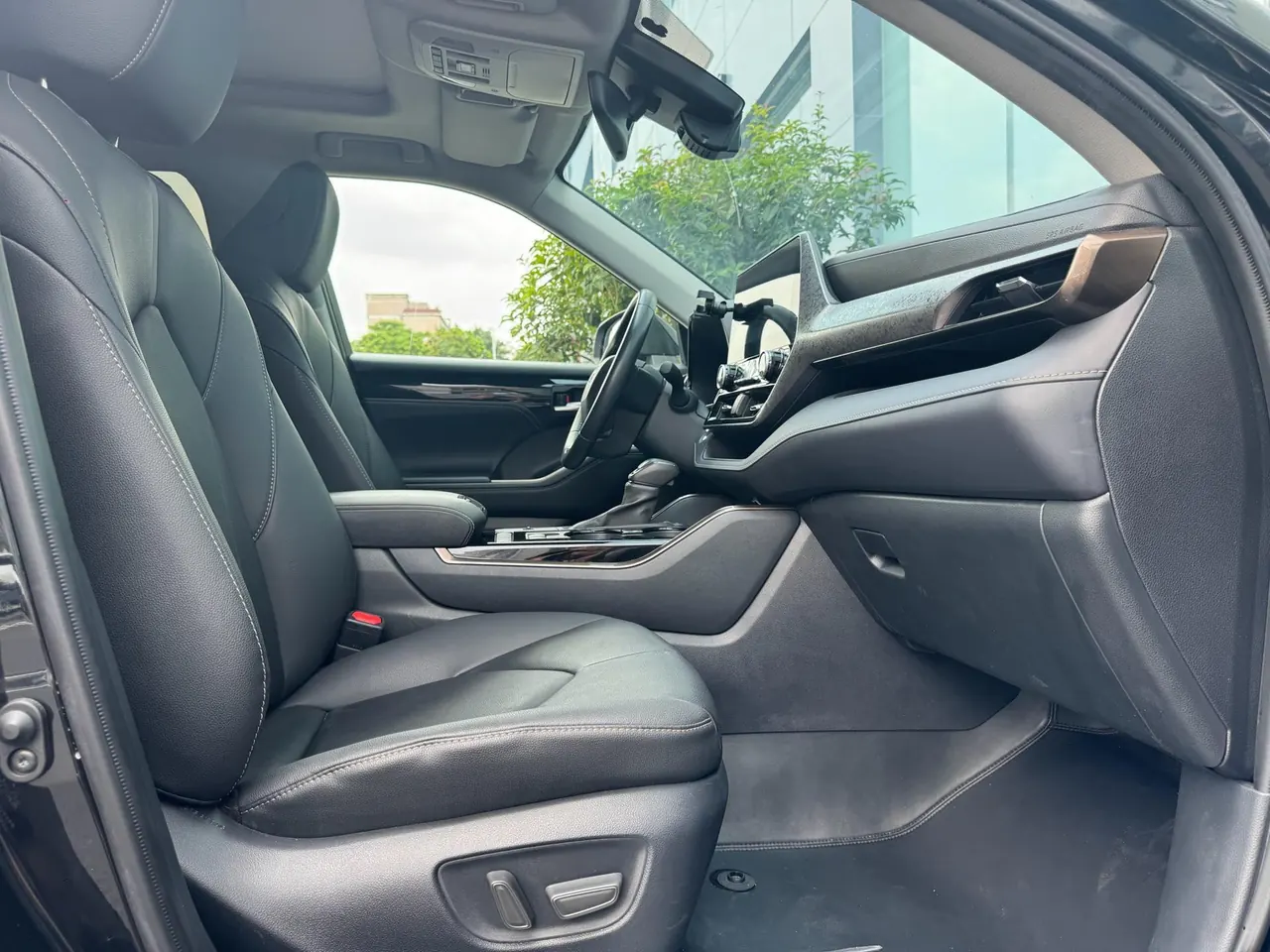 Toyota 2023 Highlander Dual Engine 2.5 Stepless Intelligent Electric Hybrid Four-wheel Drive Knight Edition 7-seat Automatic Transmission 8
