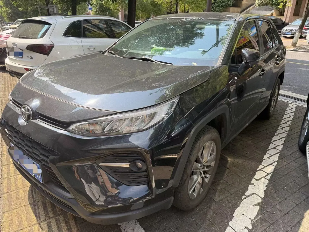 打开图片灯箱:Toyota 2023 Wilanda 2.0 Stepless Two-Drive Leading Edition Automatic Gear