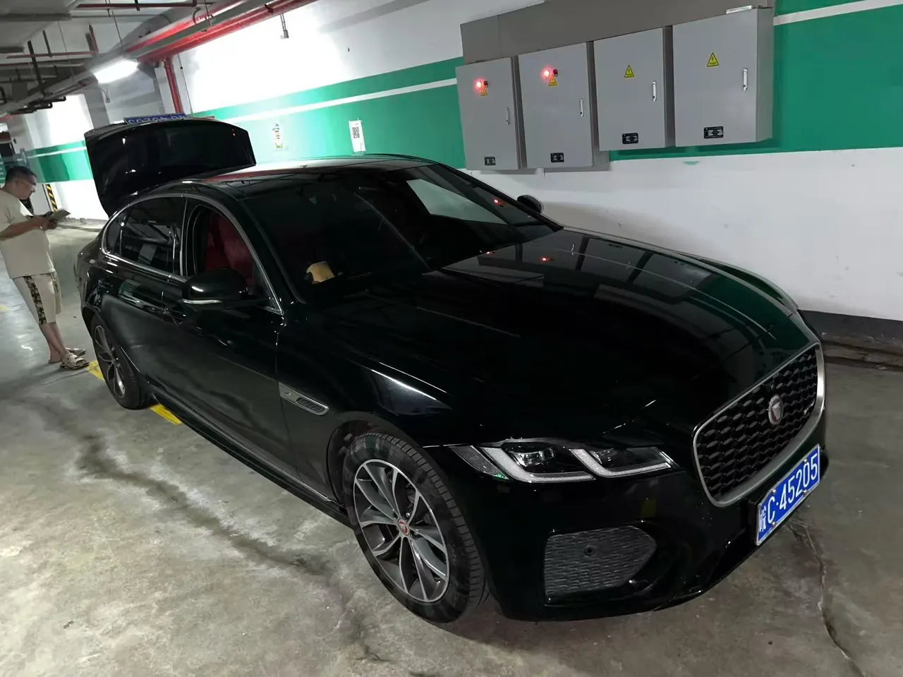 Jaguar 2023 XFL 2.0T P 12500.00g Drive Elite Sports Edition Automatic Gear 3