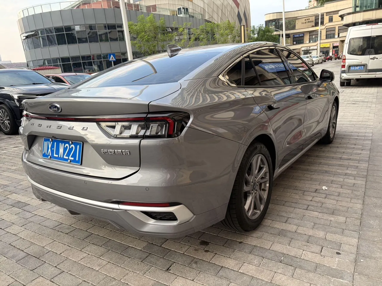 Ford 2023 Mondeo 1.5T EcoBoost 180 Luxury Automatic Gear 3