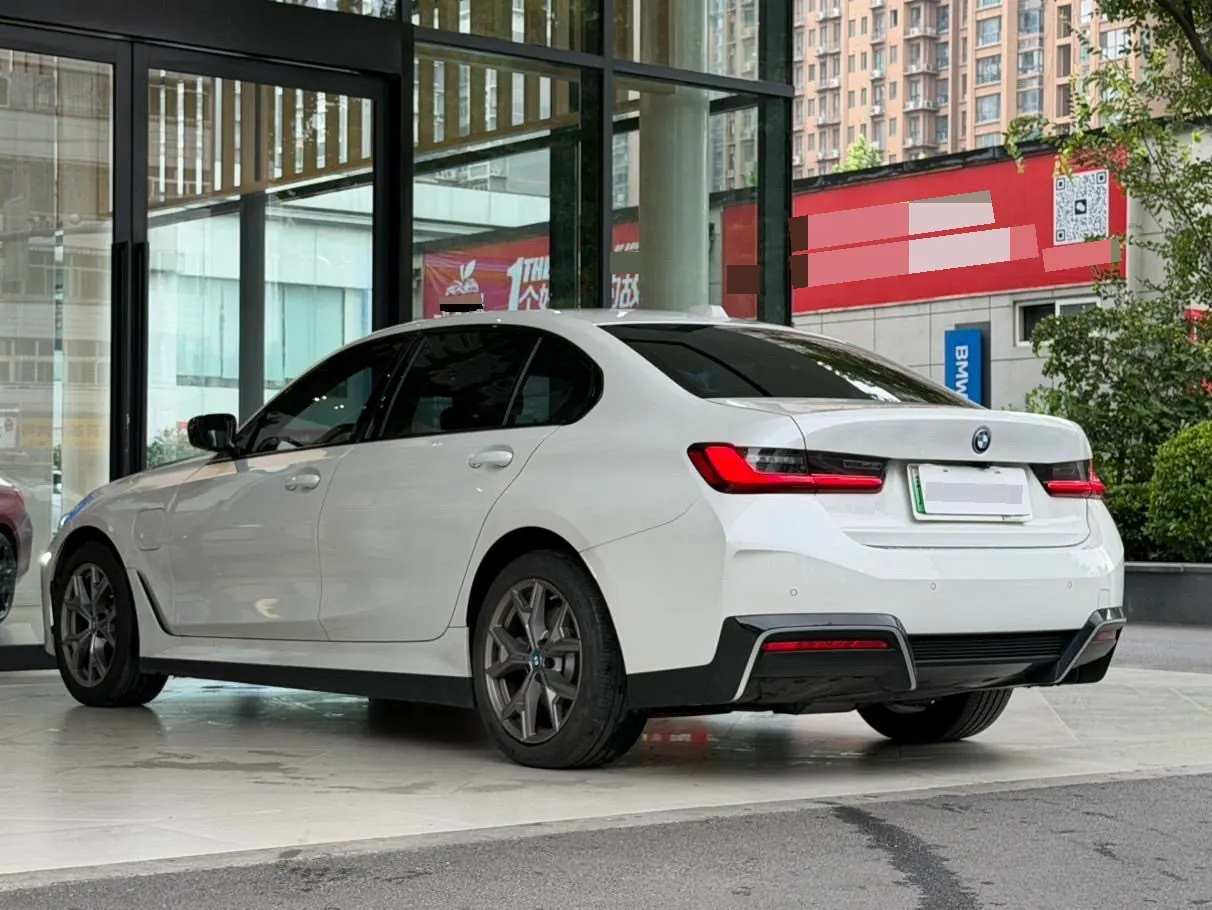 BMW 2024 i3 eDrive 35 L automatic gear 10