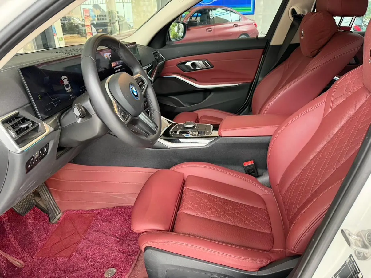 BMW 2024 i3 eDrive 35 L automatic gear 3