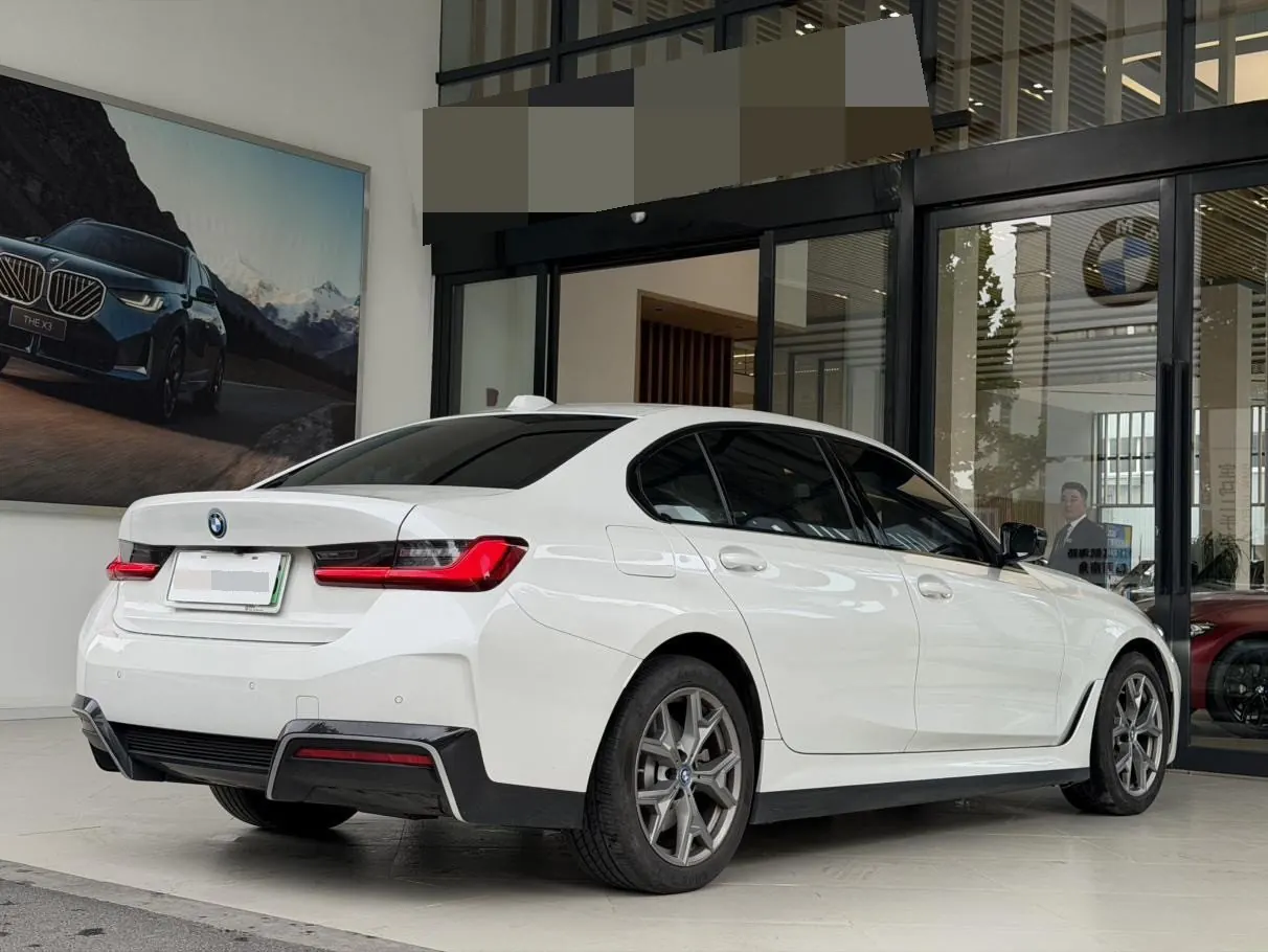 BMW 2024 i3 eDrive 35 L automatic gear 9
